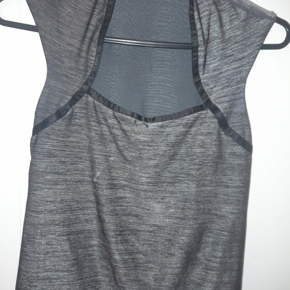 Lululemon yoga tops - Picture 13 of 14